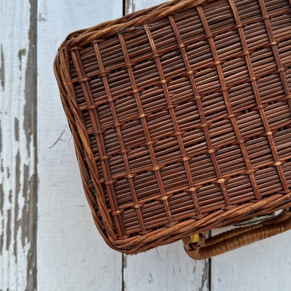 Vintage Wicker Picnic Basket Purse with Handles - Picture 7 of 8